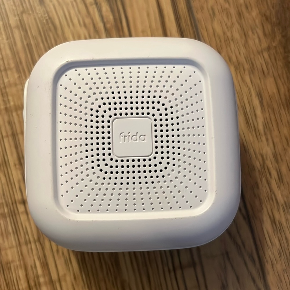 FridaMom Portable Sound machine & light